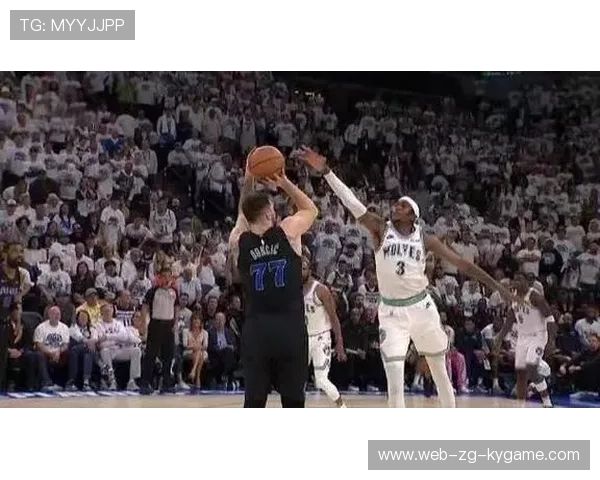 东契奇一条龙连中三分,独行侠绝平领先 东契奇一条龙连中三分,独行侠绝平领先